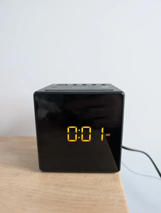 Radio despertador Sony Negro