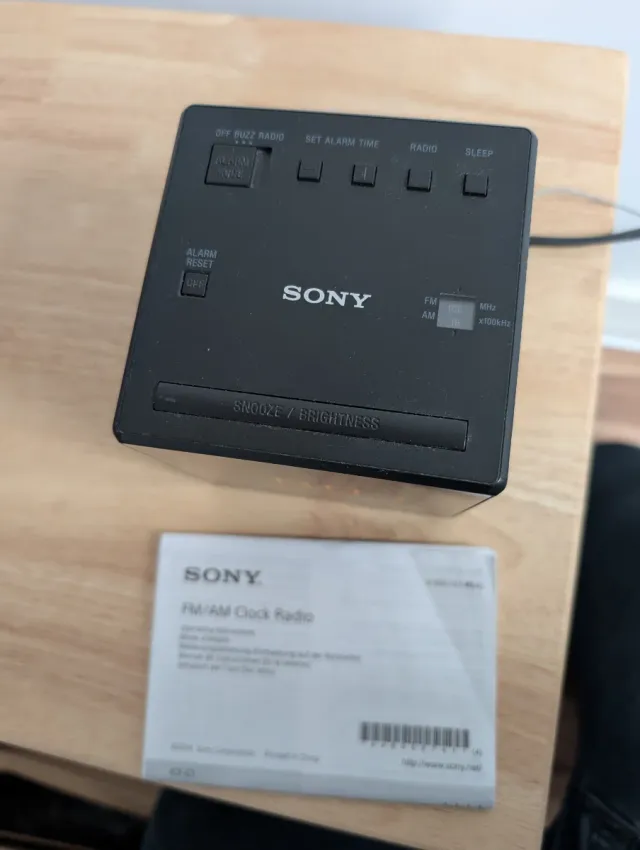 Radio despertador Sony Negro