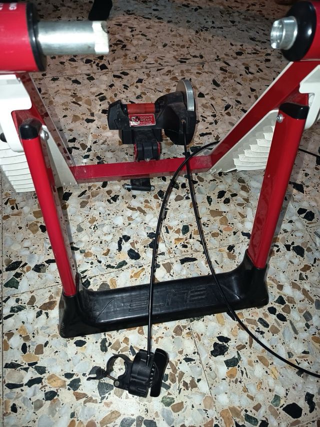 Rodillo Elite para bicicleta 
