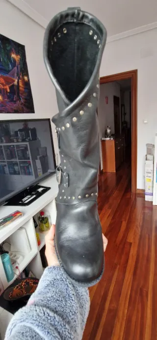 Botas Musse & Cloud Negras Tachuelas