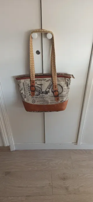 Bolso estampado bicicleta y letras