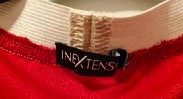 Falda tutú roja con brillos dorados