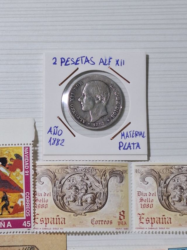 Lote variado de monedas, billetes, sellos etc