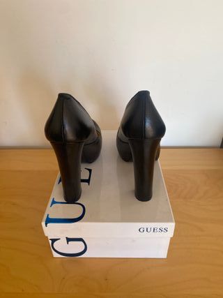 Tacones Guess Negros Talla 40