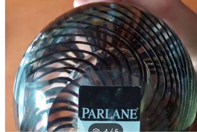 Pisapapeles de cristal negro