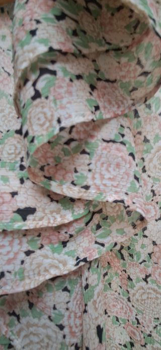 Blusa floral con volantes