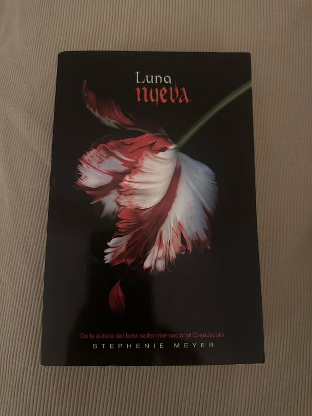 Luna nueva (Saga Crepúsculo 2)