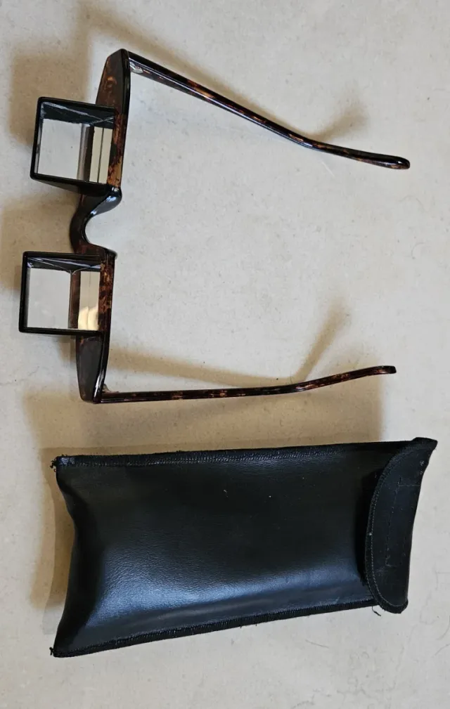 Gafas prisma para leer tumbado - alivian el cuello