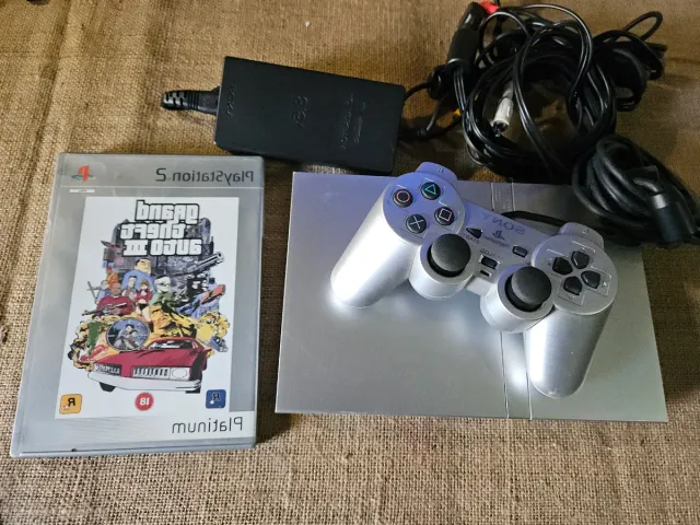 Ps2 Prata c/ Jogo GTA III Platinum