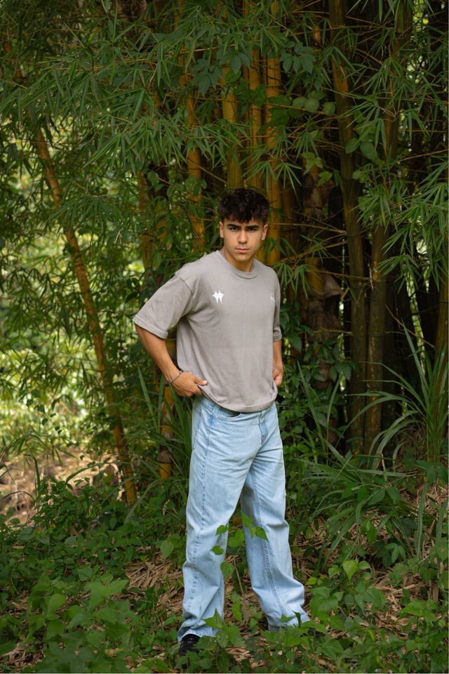 Camiseta Auwra gris con parche NFC, S/M/L/XL