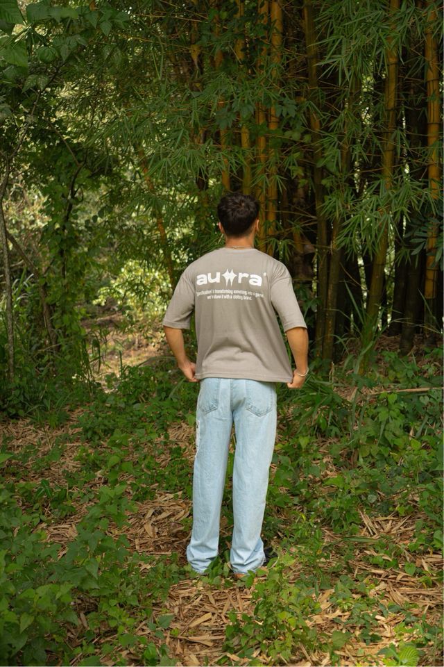 Camiseta Auwra gris con parche NFC, S/M/L/XL