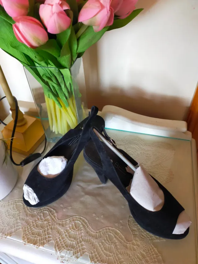 Zapatos de ante To be negros talla 3 la universida