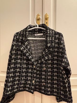 Chaqueta de mujer Zara cuadros blanco y negro