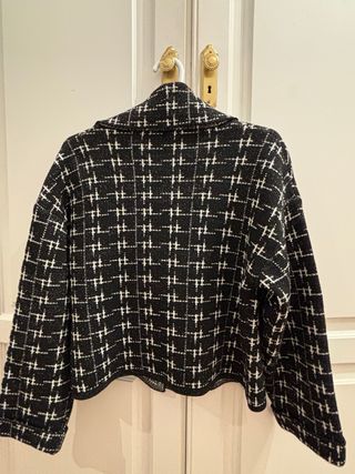 Chaqueta de mujer Zara cuadros blanco y negro