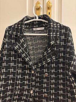Chaqueta de mujer Zara cuadros blanco y negro