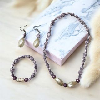 Conjunto collar, pulsera y pendientes