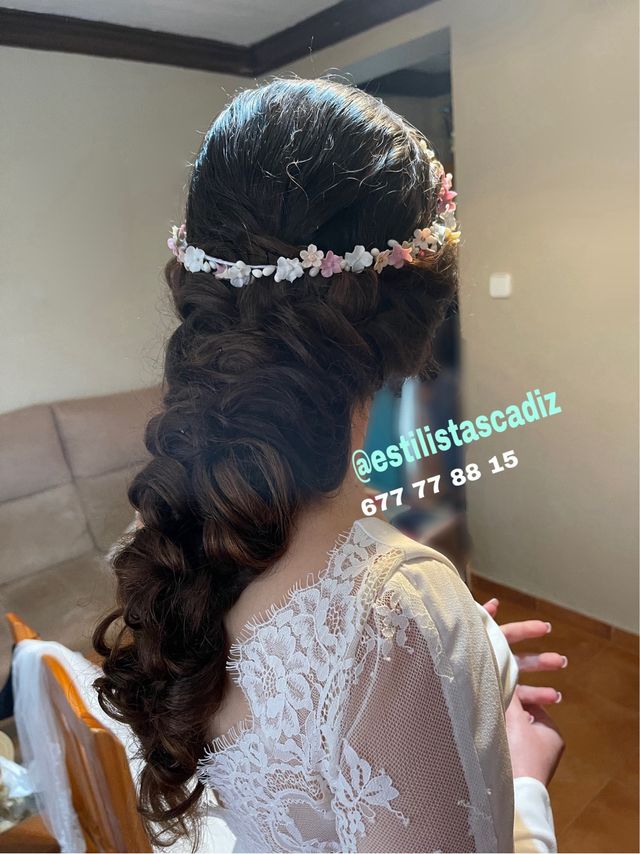 Peluquera Maquilladora Profesional a domicilio