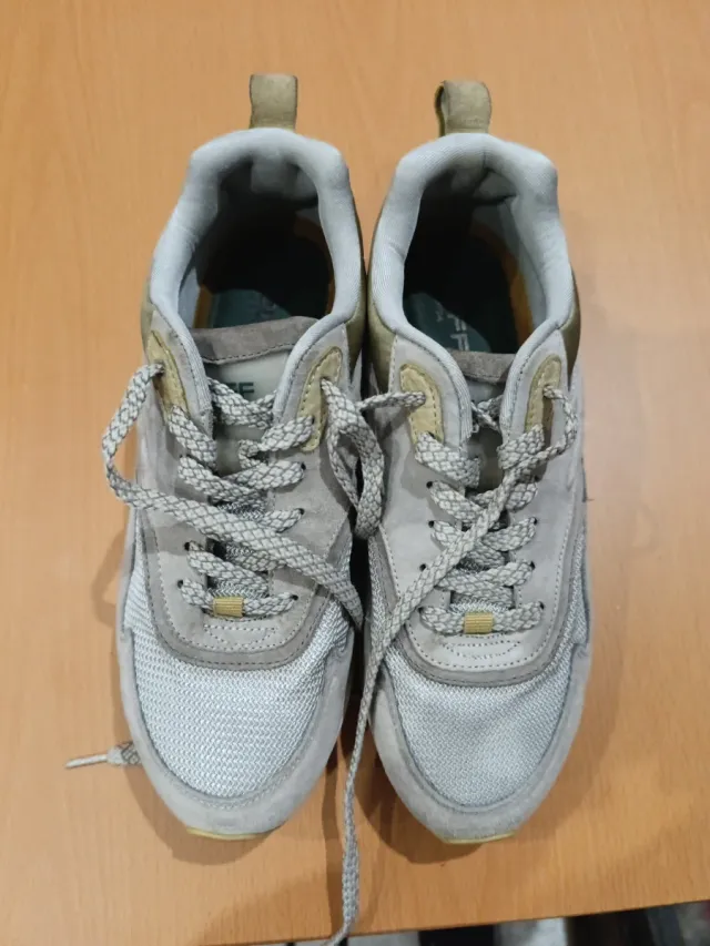 Deportivas grises y beige talla 41 marca hoff