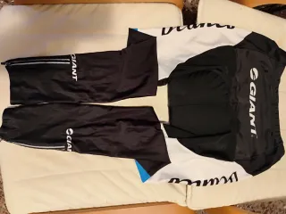 Maillot y culotte Giant