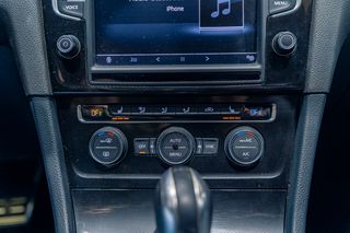 Volkswagen Golf GTI Performance (2015)