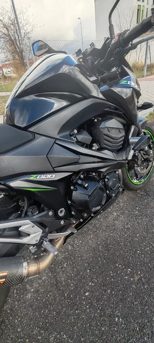 Kawasaki Z800e A2 limitada en papeles y físicament