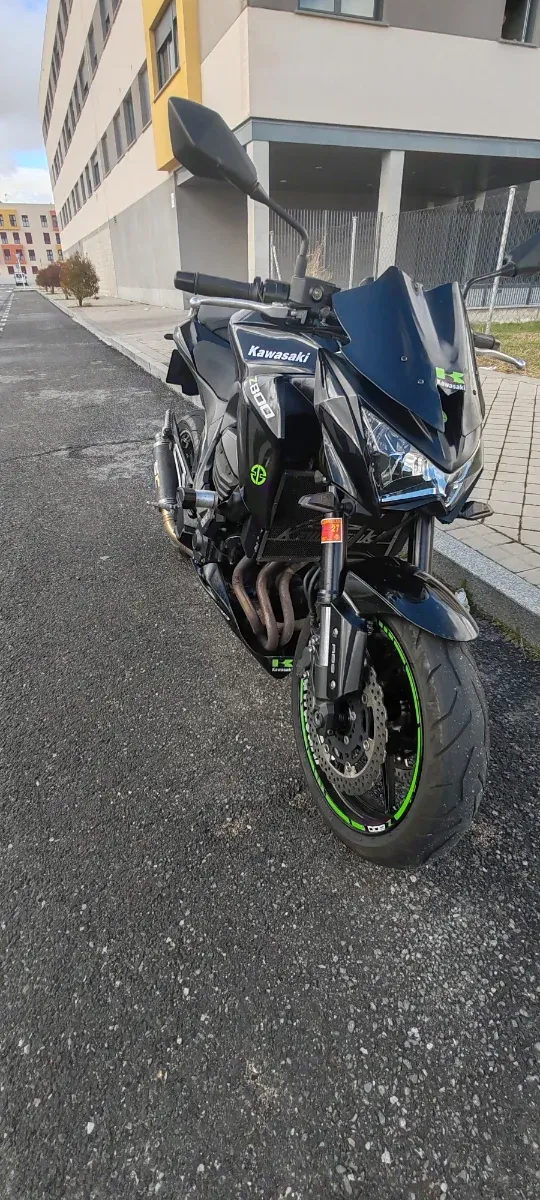 Kawasaki Z800e A2 limitada en papeles y físicament
