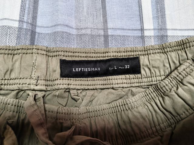 Bermudas caqui con cordón elástico