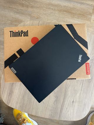 Lenovo ThinkPadE14 Gen 2 – i5 11ª Gen Regalo Funda