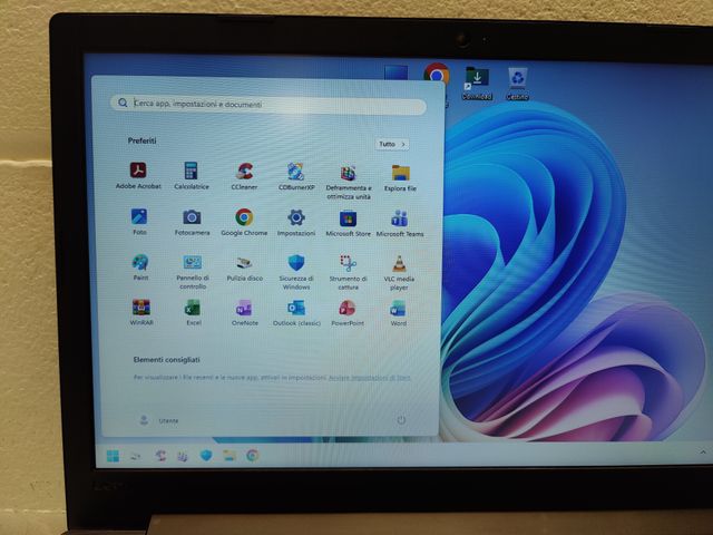 LENOVO AMD A4 SSD 256GB Ram 4GB