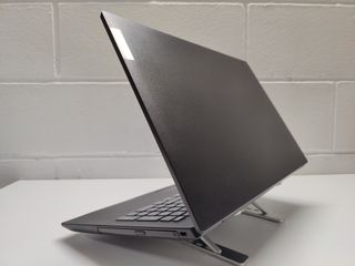 LENOVO AMD A4 SSD 256GB Ram 4GB