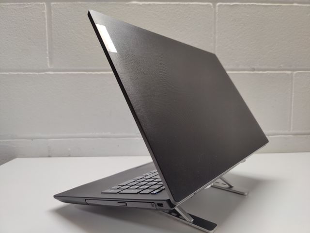 LENOVO AMD A4 SSD 256GB Ram 4GB