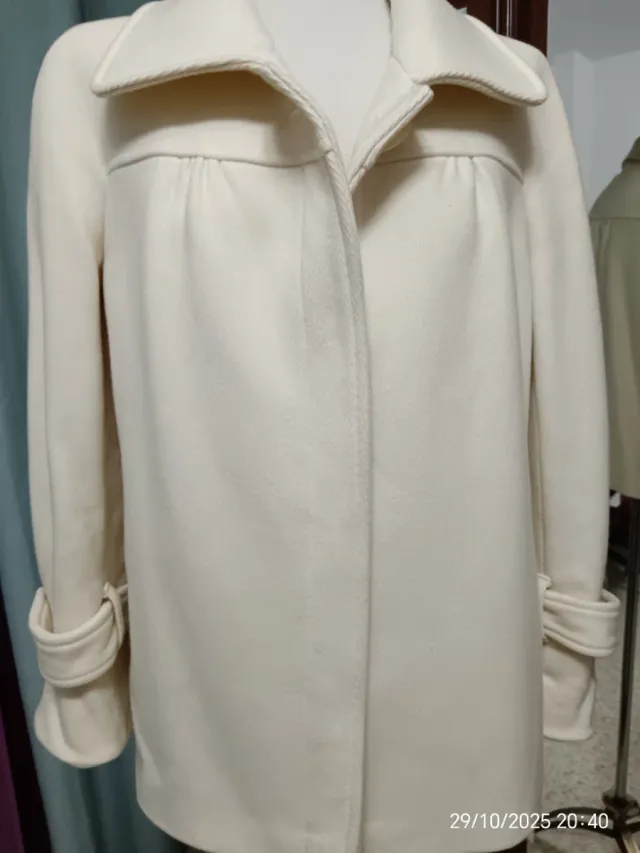 Chaquetón suelto beige