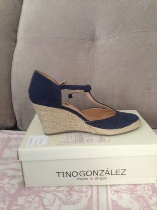 Zapatos cuña Tino González azul y cáñamo T38