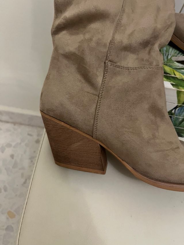 Botas altas Corina color arena talla 40