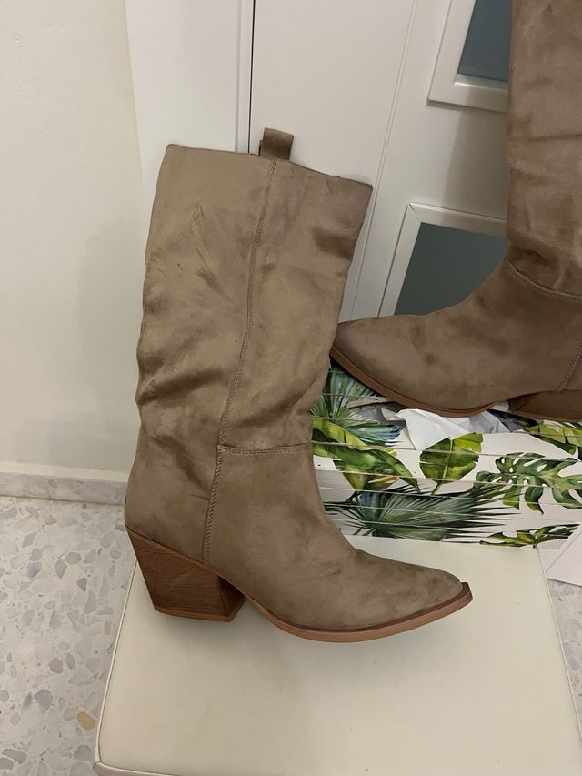 Botas altas Corina color arena talla 40