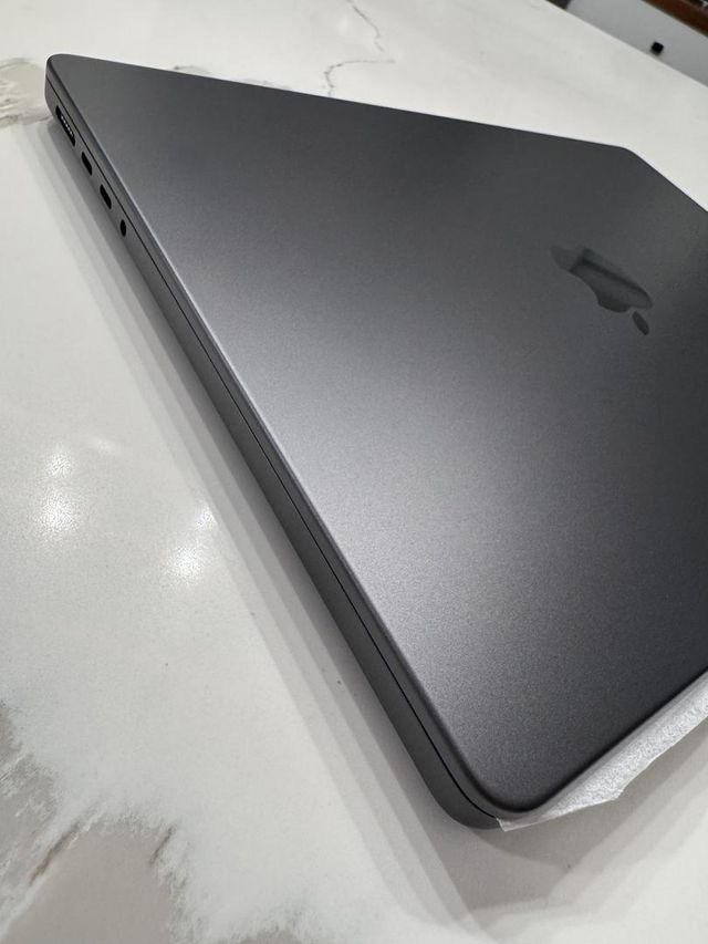 Apple Macbook Pro 14" M4 Max 1TB 36GB Nuevo Apple