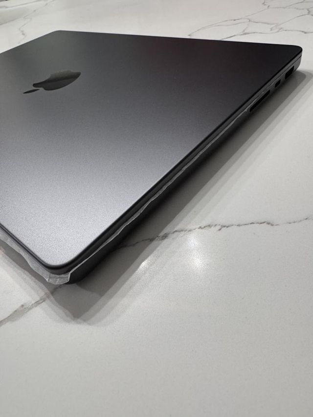 Apple Macbook Pro 14" M4 Max 1TB 36GB Nuevo Apple