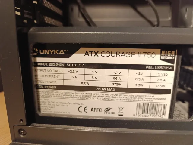 Ordenador sobremesa negro