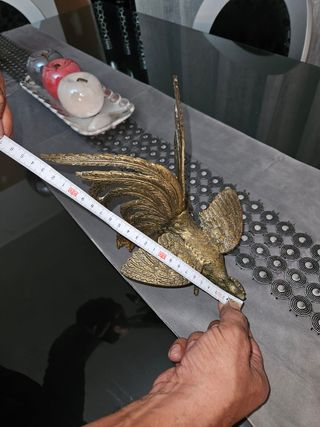 Preciosa pareja de gallos en bronce a