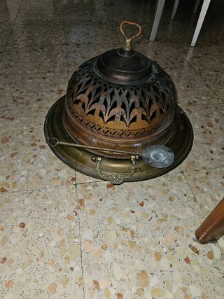 Precioso y antiguo brasero de latón