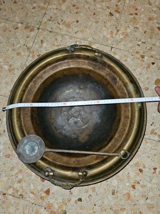 Precioso y antiguo brasero de latón