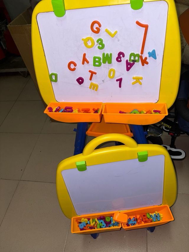 Pizarra infantil maleta con letras