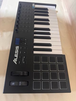 Teclado MIDI Alesis VI25