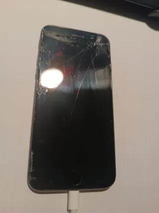 iPhone 7 Nero Opaco schermo rotto
