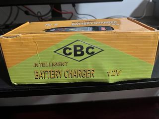 BATTERY CHARGER 12V AUTO MOTO