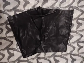 Falda pantalón efecto piel