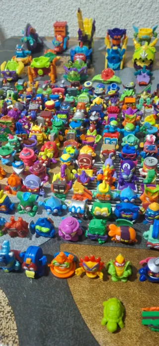 Lote Superzings: Muñecos y Vehículos