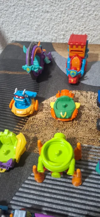 Lote Superzings: Muñecos y Vehículos