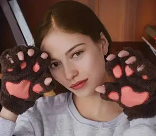 Guantes de gato negros y rosas