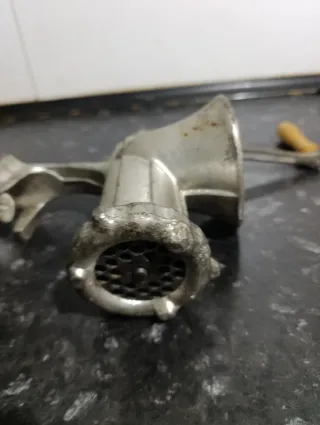 Picadora de carne antigua ELMA